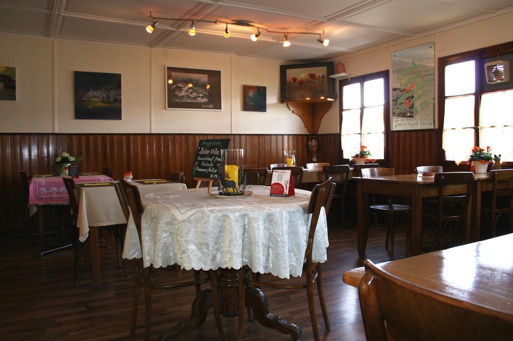 B&B Cafe De La Poste Agettes Bagian luar foto