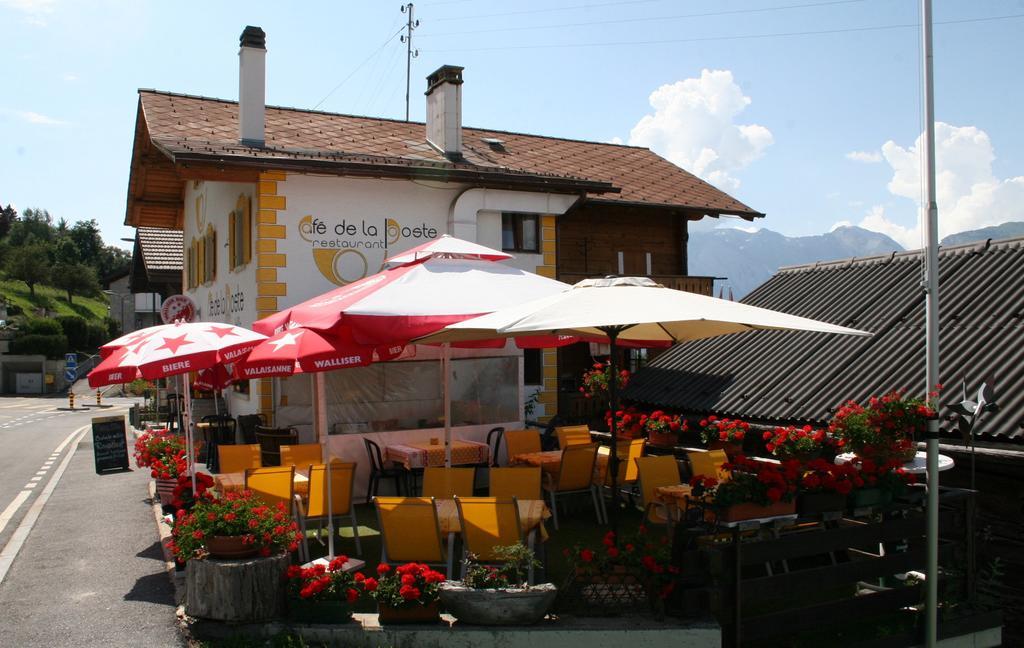 B&B Cafe De La Poste Agettes Bagian luar foto