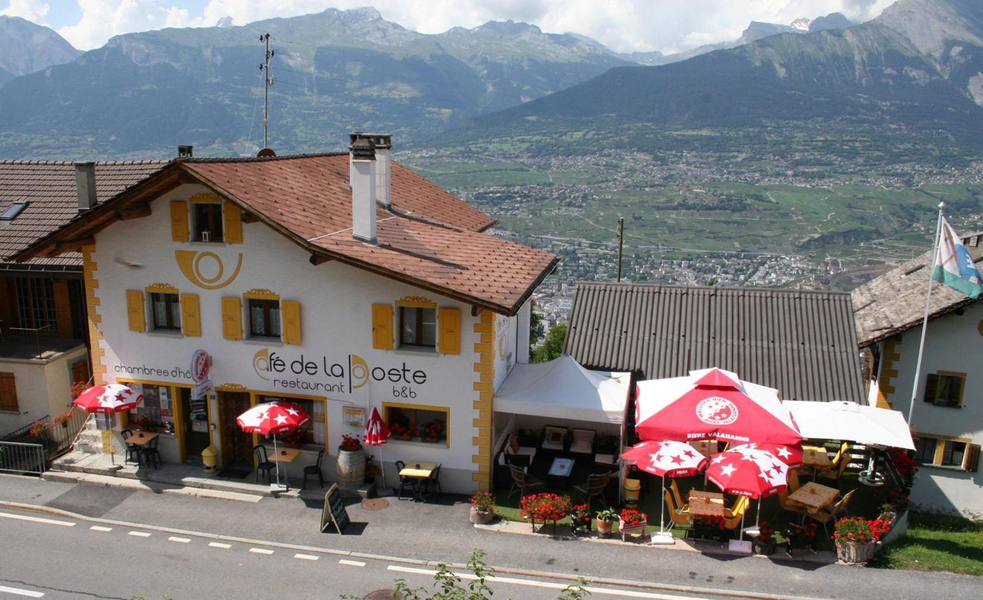 B&B Cafe De La Poste Agettes Bagian luar foto